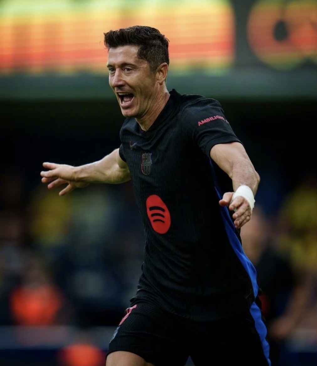 意大利杯今晨再迎强敌,比利亚雷亚尔单刀错失,主帅态度——更衣室稳定,资深球员宣示担当的简单介绍 意大利杯今晨再迎强敌,比利亚雷亚尔单刀错失,主帅态度——更衣室稳定,资深球员宣示担当的简单介绍