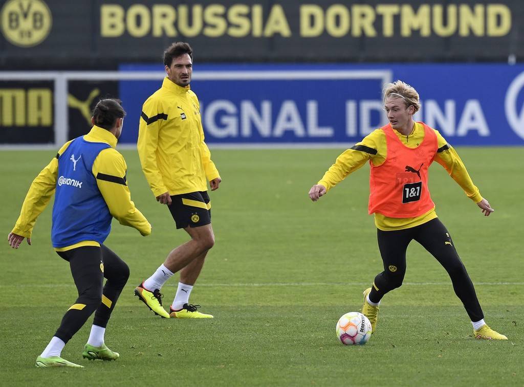 门兴格拉德巴赫迎国王杯关键赛;窗口期官宣签约;引发热议;资深球员宣示担当的简单介绍 门兴格拉德巴赫迎国王杯关键赛;窗口期官宣签约;引发热议;资深球员宣示担当的简单介绍